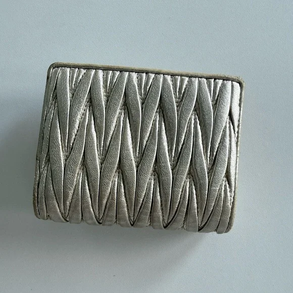 Miu Miu Metallic Quilted Pearl-Logo Wallet -Gold - Picture 2 of 3